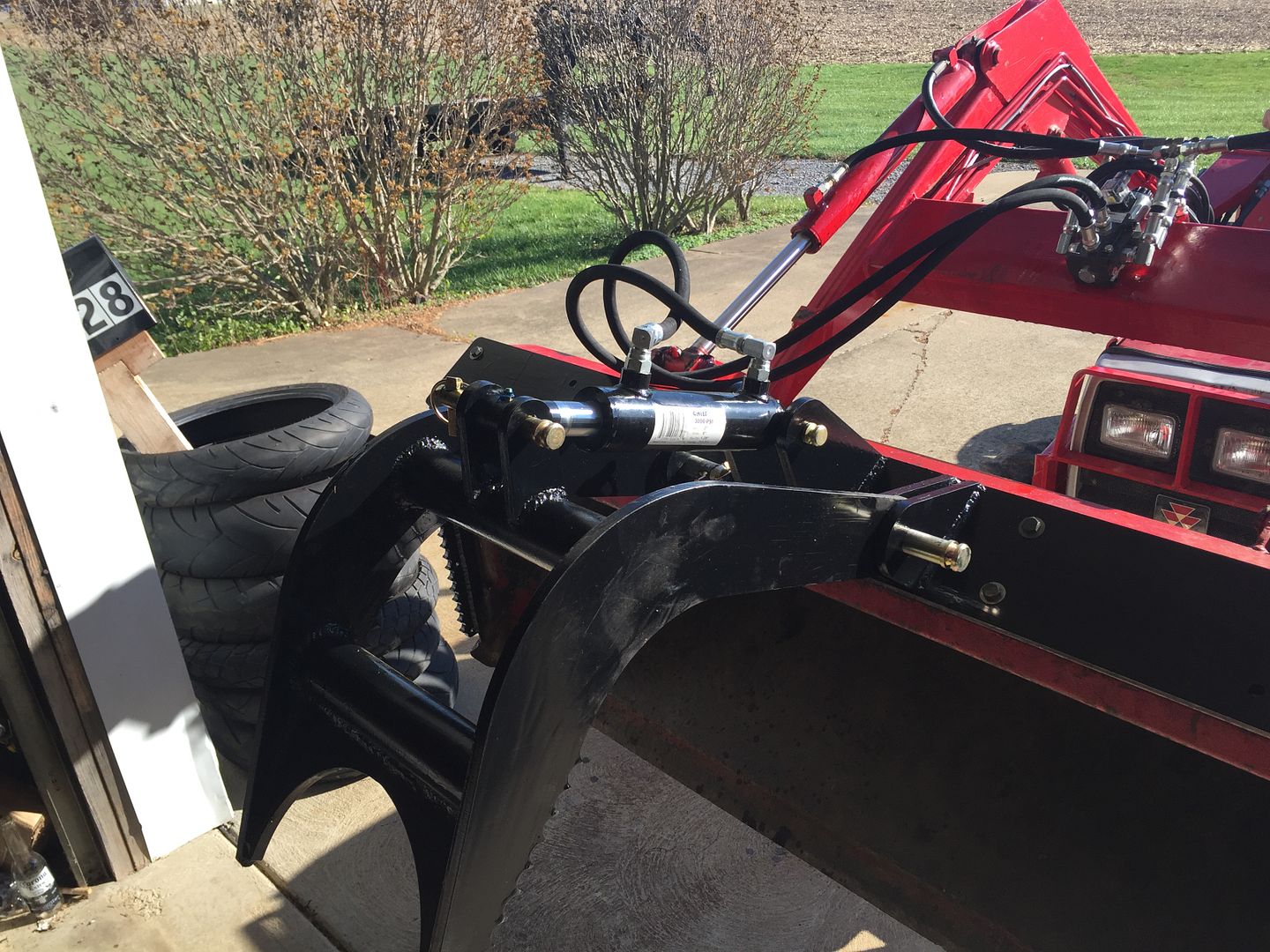 Tractor grapple Page 2